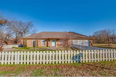 106 E Gantt Street, Princeton, TX 75407 - Photo 1