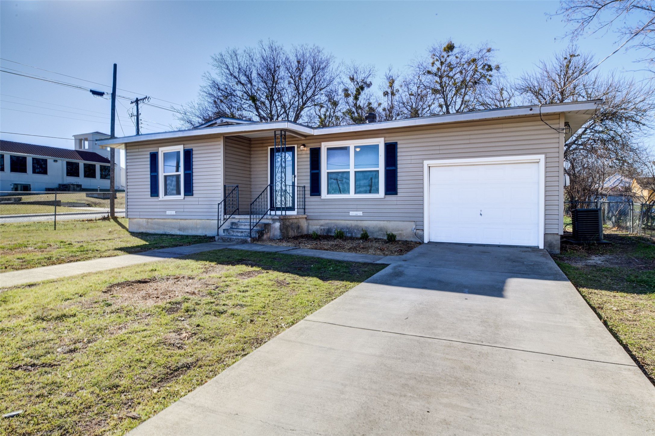 204 S Stratton St, Decatur, TX 76234 - MLS 20819086 - Coldwell Banker