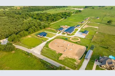 750 Jennings Lane, Azle, TX 76020 - Photo 1