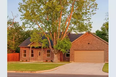 1511 W 13th Avenue, Corsicana, TX 75110 - Photo 1