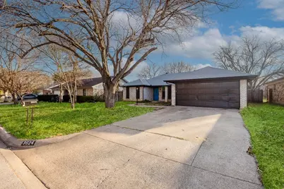 3924 Pueblo Trail, Lake Worth, TX 76135 - Photo 1