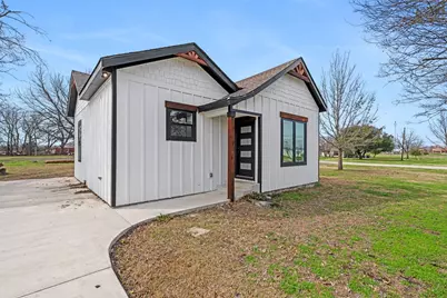 400 S Dallas Street, Rice, TX 75155 - Photo 1
