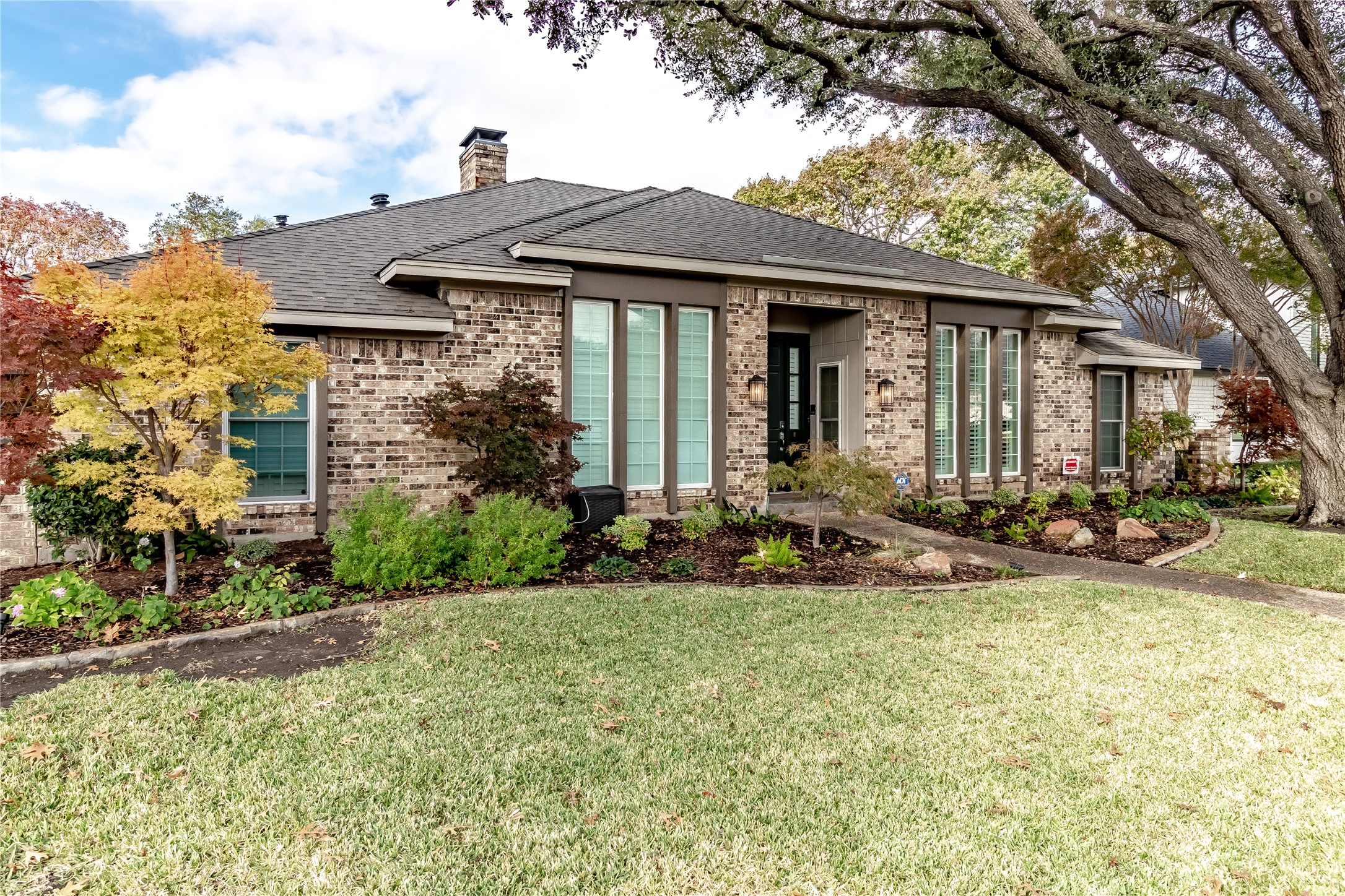 9415 Dove Meadow Dr, Dallas, TX 75243 - MLS 20851639 - Coldwell Banker