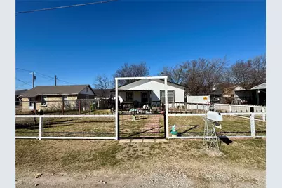 1100 SW 2nd Avenue, Mineral Wells, TX 76067 - Photo 1