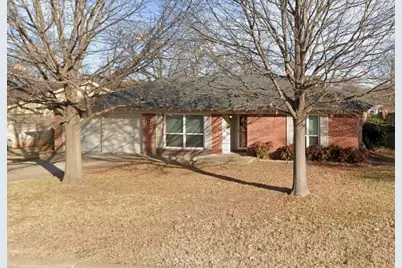 162 Hallmark Drive W, Fort Worth, TX 76134 - Photo 1