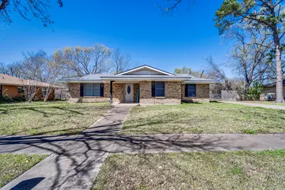 1406 Hillcrest Street, Ennis, TX 75119 - Photo 1