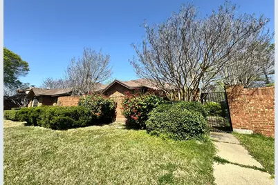 10327 Oak Branch Lane, Dallas, TX 75227 - Photo 1