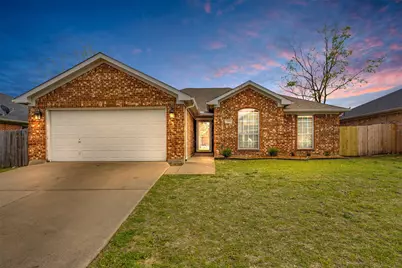 324 Kingfisher Lane, Arlington, TX 76002 - Photo 1