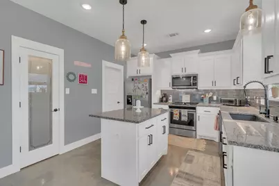 631 E Texas Street, Denison, TX 75021 - Photo 1