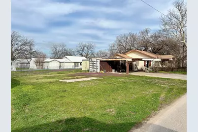 915 Young Street, Nocona, TX 76255 - Photo 1