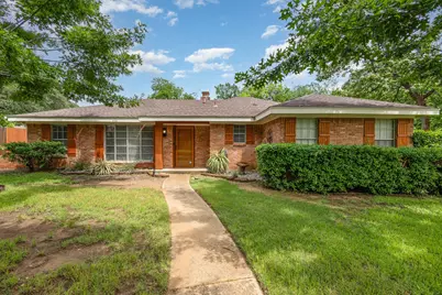 2306 Ravenwood Drive, Grand Prairie, TX 75050 - Photo 1