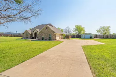 18400 Creekview Road, Sanger, TX 76266 - Photo 1