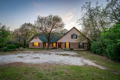 1522 Oakwood Drive, Denton, TX 76205 - Photo 1