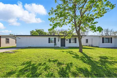 900 Wilkinson Drive, Mesquite, TX 75149 - Photo 1