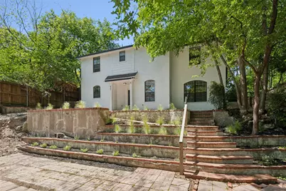 627 N Hampton Road, Dallas, TX 75208 - Photo 1