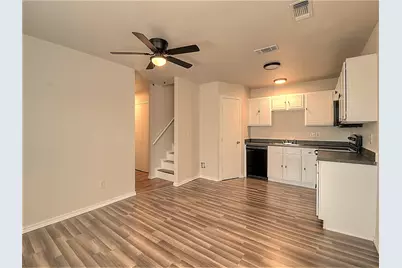 312 Queens Court N #B, Mansfield, TX 76063 - Photo 1