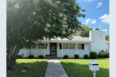 1210 N Lamb, Bowie, TX 76230 - Photo 1