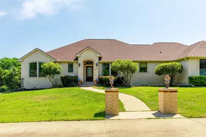 912 E Highland Road, Oak Leaf, TX 75154 - Photo 1