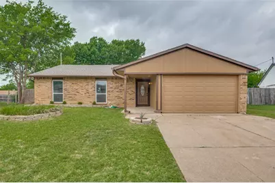 829 Lawndale Drive, Arlington, TX 76017 - Photo 1