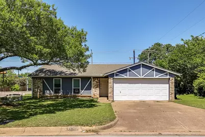 4211 Spring Brook Drive, Arlington, TX 76001 - Photo 1