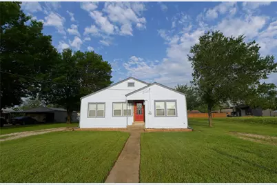 216 S Mesquite Street, Muenster, TX 76252 - Photo 1