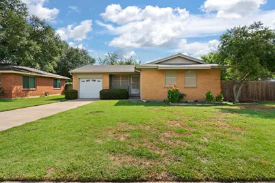 1111 S Ridgeway Drive, Cleburne, TX 76033 - Photo 1