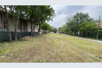 521 E 8th Street, Dallas, TX 75203 - Photo 1