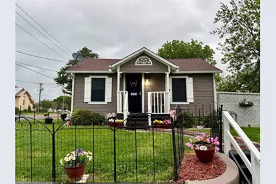 301 E 2nd Street, Bonham, TX 75418 - Photo 1