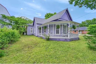 127 E Woodland Street, Collinsville, TX 76233 - Photo 1