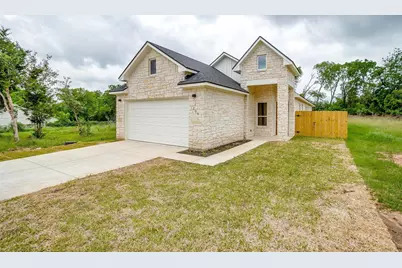 209 W Nolan Street, Lorena, TX 76655 - Photo 1