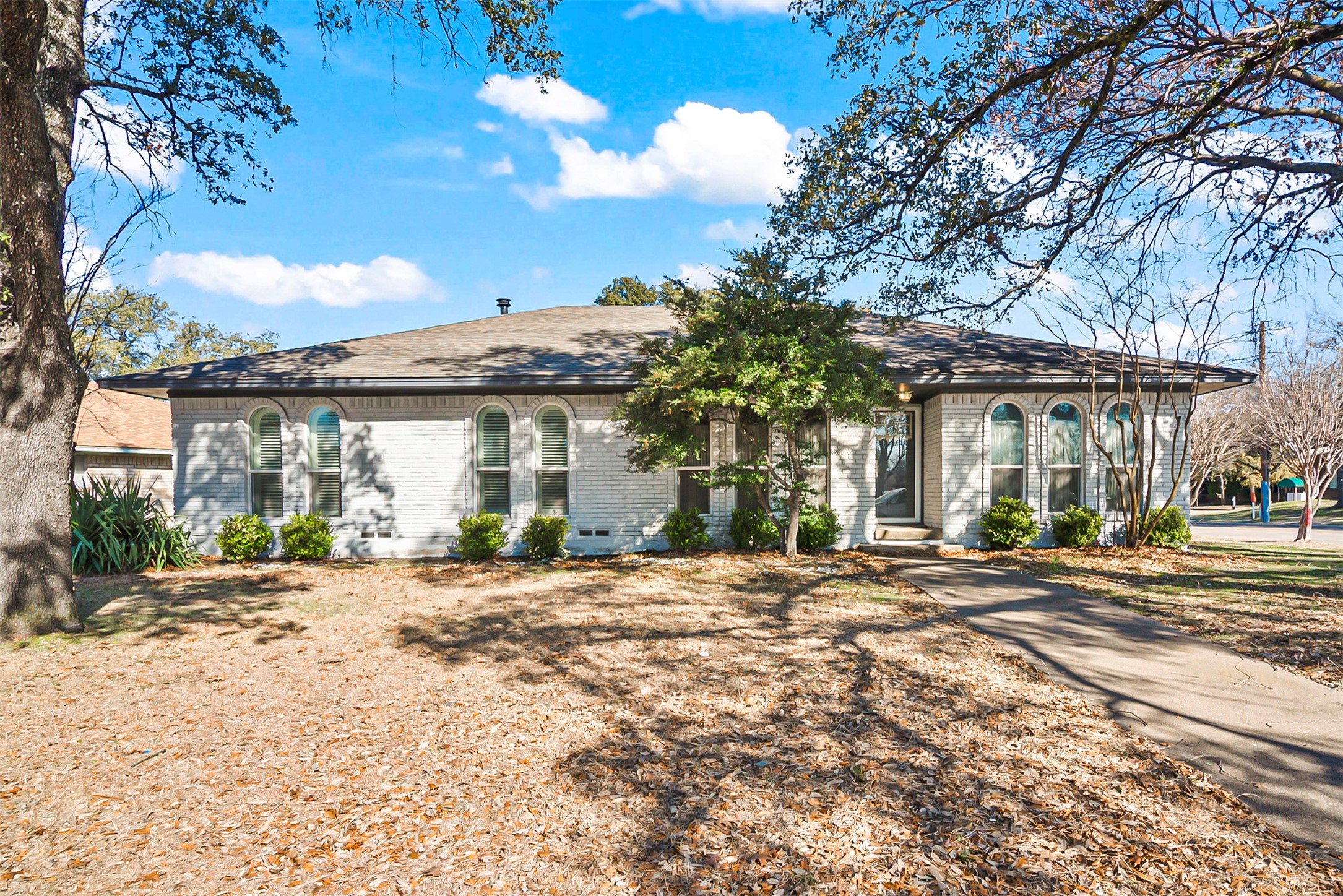 11345 McCree Rd, Dallas, TX 75238 - MLS 20922696 - Coldwell Banker