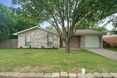 711 Briggs Street, Cedar Hill, TX 75104 - Photo 1