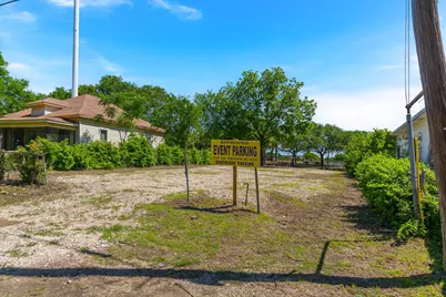 1724 Jb Jackson Jr Boulevard #J, Dallas, TX 75210 - Photo 1