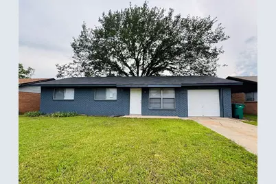 140 Shirley Drive, Lacy Lakeview, TX 76705 - Photo 1