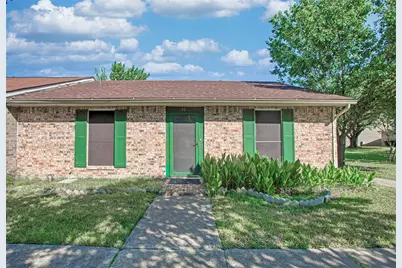 10 E Townhouse Lane, Grand Prairie, TX 75052 - Photo 1