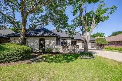 10187 Sunridge Drive, Benbrook, TX 76126 - Photo 1