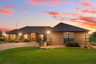 407 W Park Avenue, Weatherford, TX 76086 - Photo 1