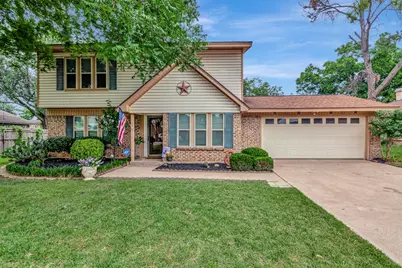 505 Parker Drive, Euless, TX 76039 - Photo 1