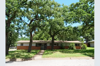 1431 Brazos Street, Graham, TX 76450 - Photo 1