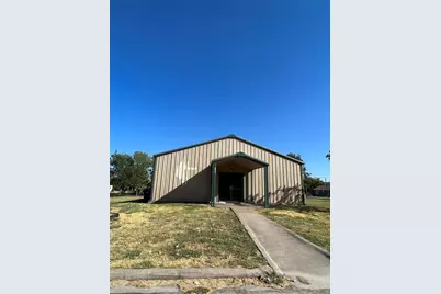 1201 E 10th Avenue, Corsicana, TX 75110 - Photo 1