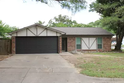 809 James Street, Azle, TX 76020 - Photo 1