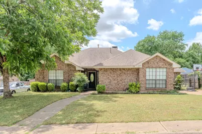 522 E Lanett Drive, DeSoto, TX 75115 - Photo 1