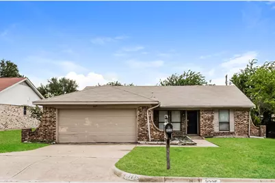 3225 Amber Drive S, Fort Worth, TX 76133 - Photo 1