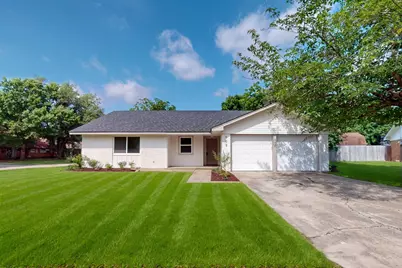 909 Dover Circle, Gainesville, TX 76240 - Photo 1