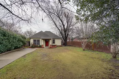 617 E Worth Street, Grapevine, TX 76051 - Photo 1