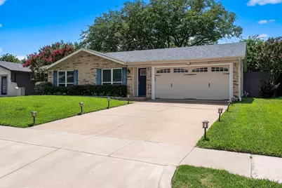 3833 Flamingo Lane, Irving, TX 75062 - Photo 1