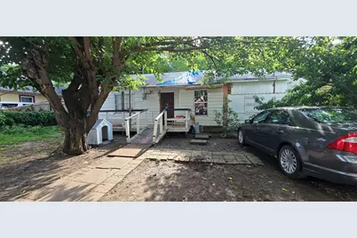 1107 N Justin Avenue, Dallas, TX 75211 - Photo 1