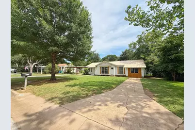 1324 Morningside Avenue, Graham, TX 76450 - Photo 1