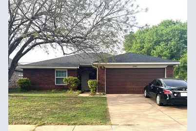 2700 Amberton Place, Euless, TX 76040 - Photo 1