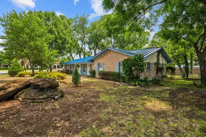 305 Bluebonnet Drive, Grapevine, TX 76051 - Photo 1